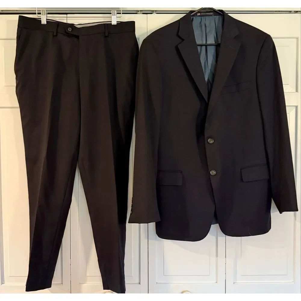 Hart Schaffner Marx navy two button  wool suit size 42r
